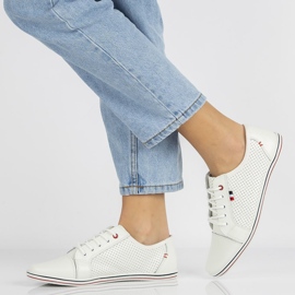 Leather shoes Filippo DP009 / 21 Wh white 2