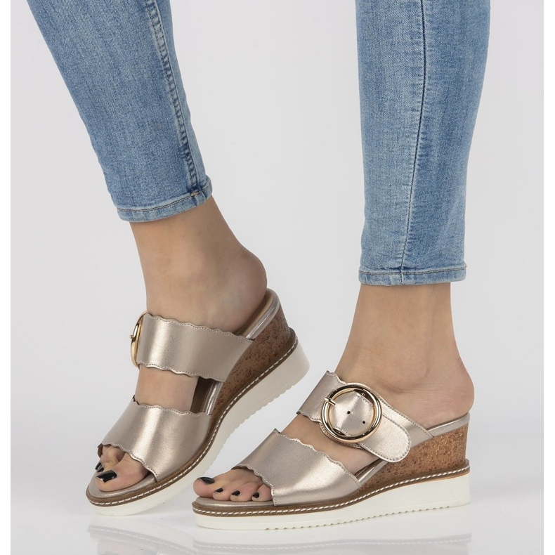 Golden slippers on the wedge Filippo DK2078 / 21 Go 1