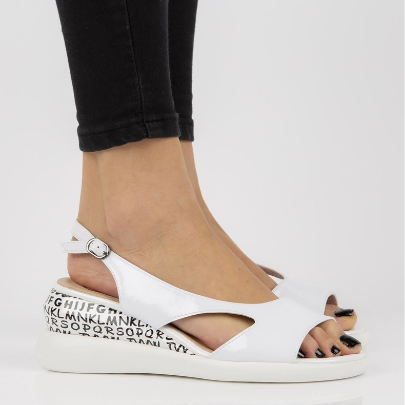 Sandals on the wedge Filippo DS2315 / 21 Wh white 1