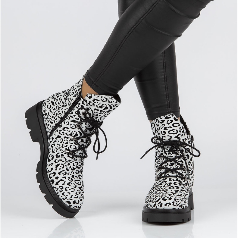 Filippo DBT3071 / 21 Wh white boots black 2