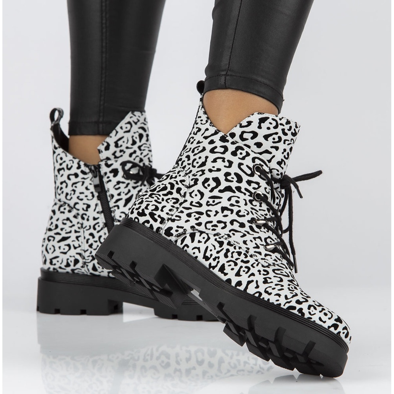 Filippo DBT3071 / 21 Wh white boots black 1