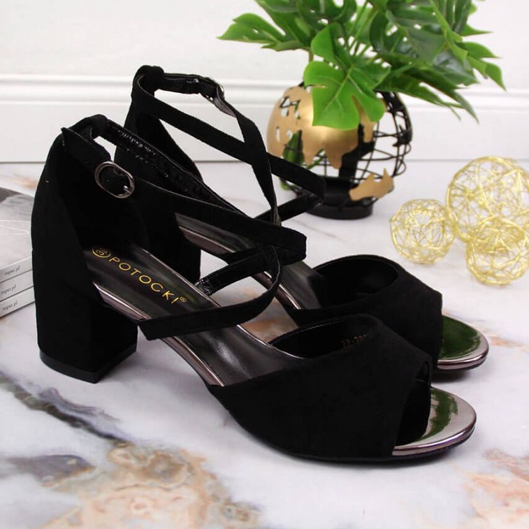 Sandals on the post Potocki W WOL67A black 2