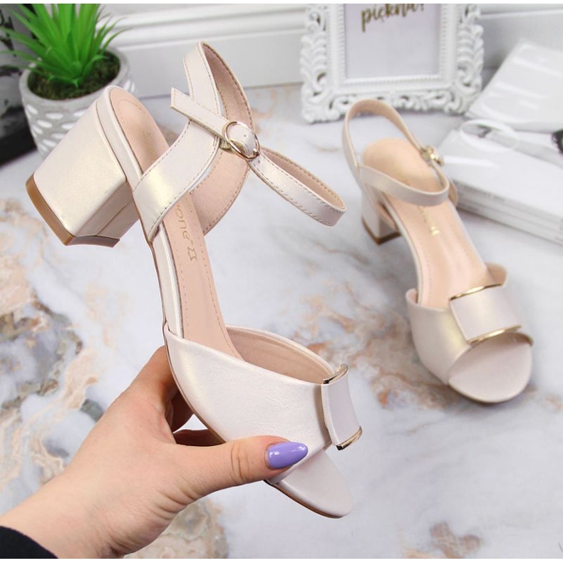 Sandals on the post of Sergio Leone W SK139F beige 1