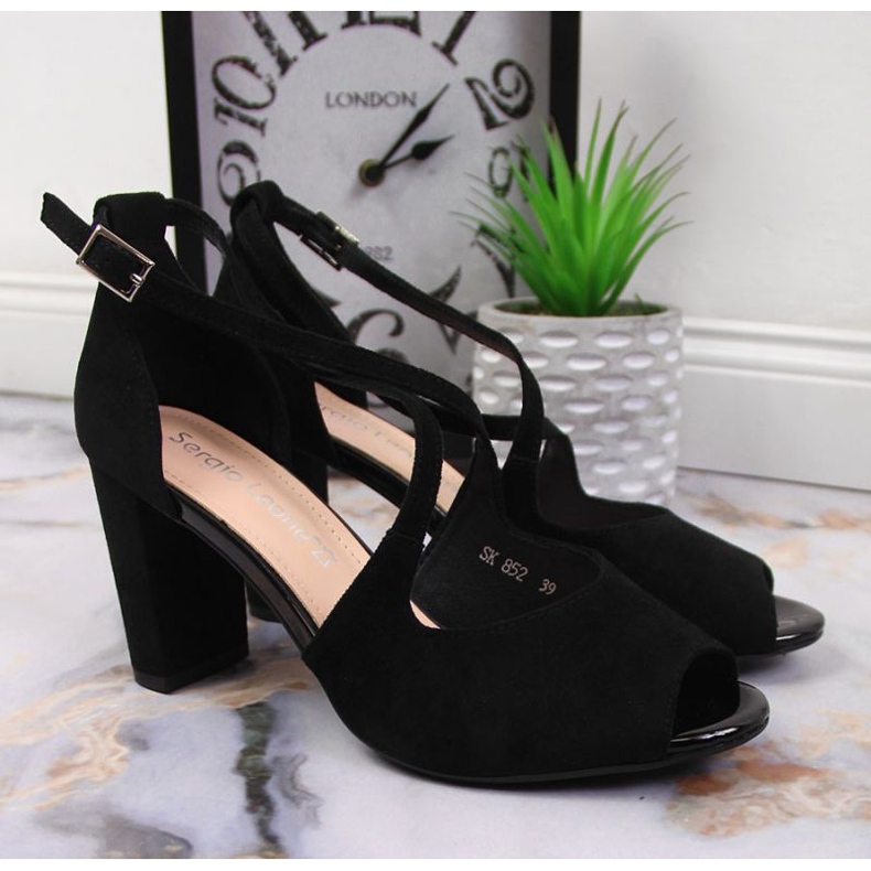 Sandals on the post of Sergio Leone W SK210C black 2