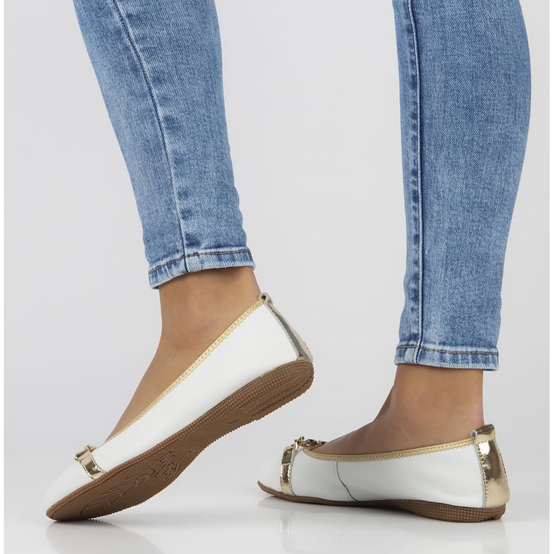 Leather ballerinas Filippo DP3709 / 22 Wh white 2