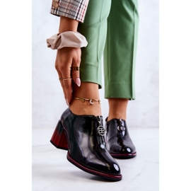 S.Barski Lacquered fashionable shoes on a black and red Lorena post 1