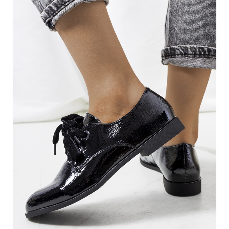 Black lacquered shoes from Munter 1