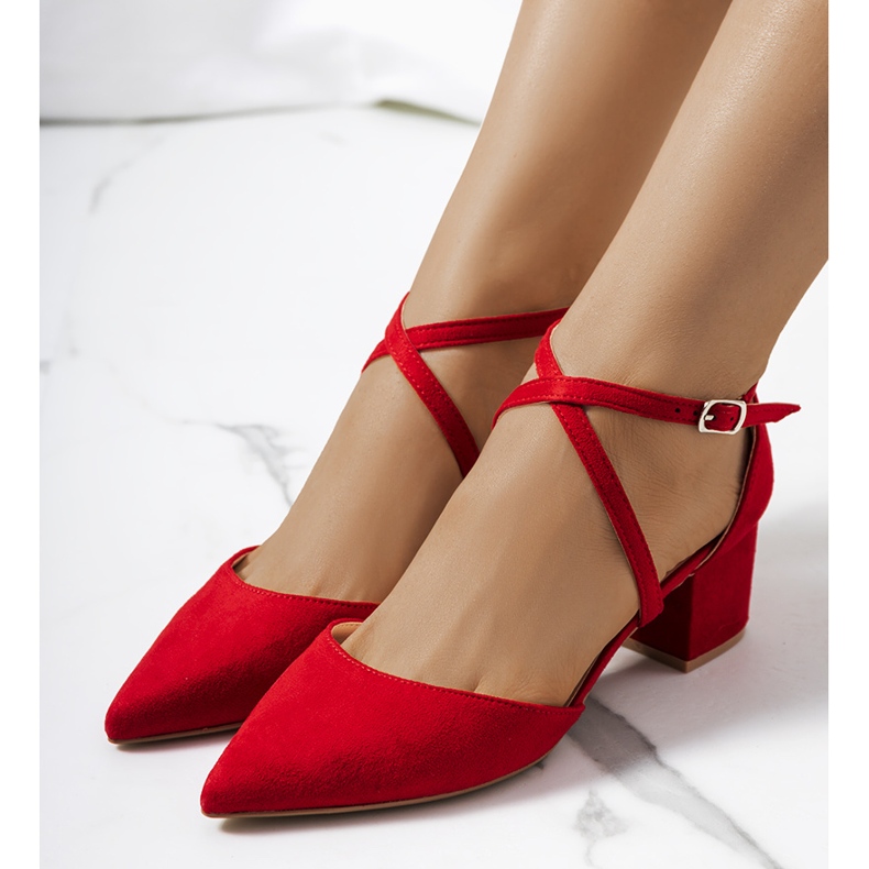 Red pumps on the Terra post 1