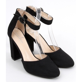 Pumps exposed on the Iris Black heel 1