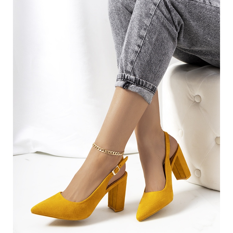 Mustard Leest open-heel pumps yellow 1