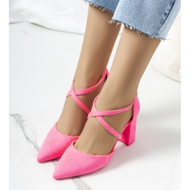 Pink neon pumps on the Hassing post 1