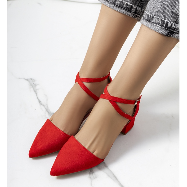 Red pumps on the Hyde post 1