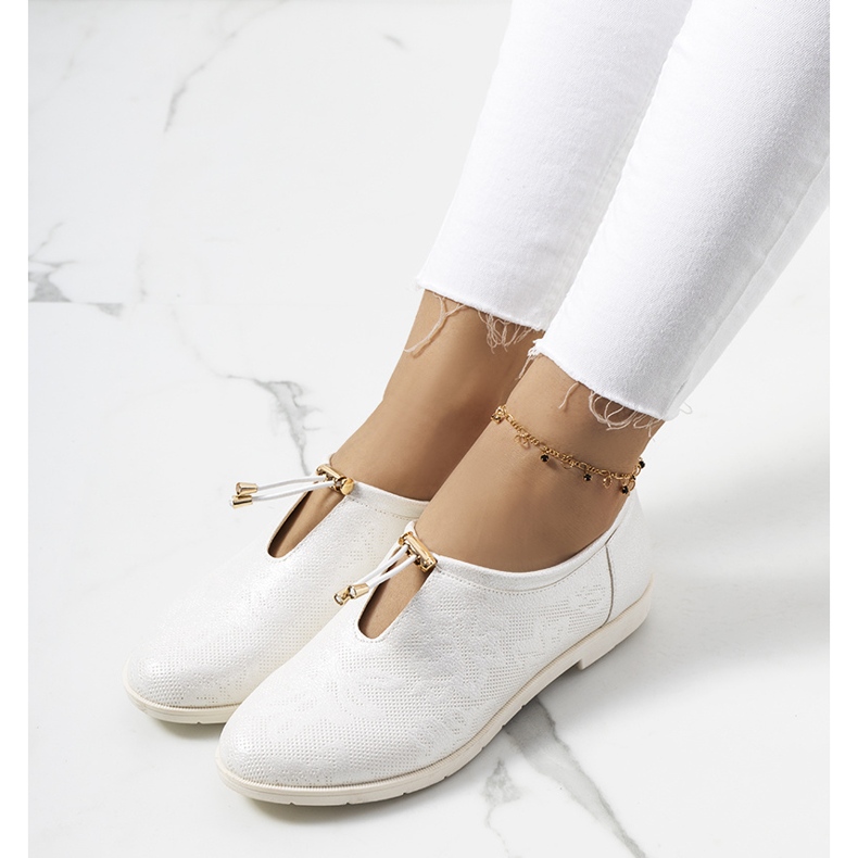 White women's shoes from Bech 1