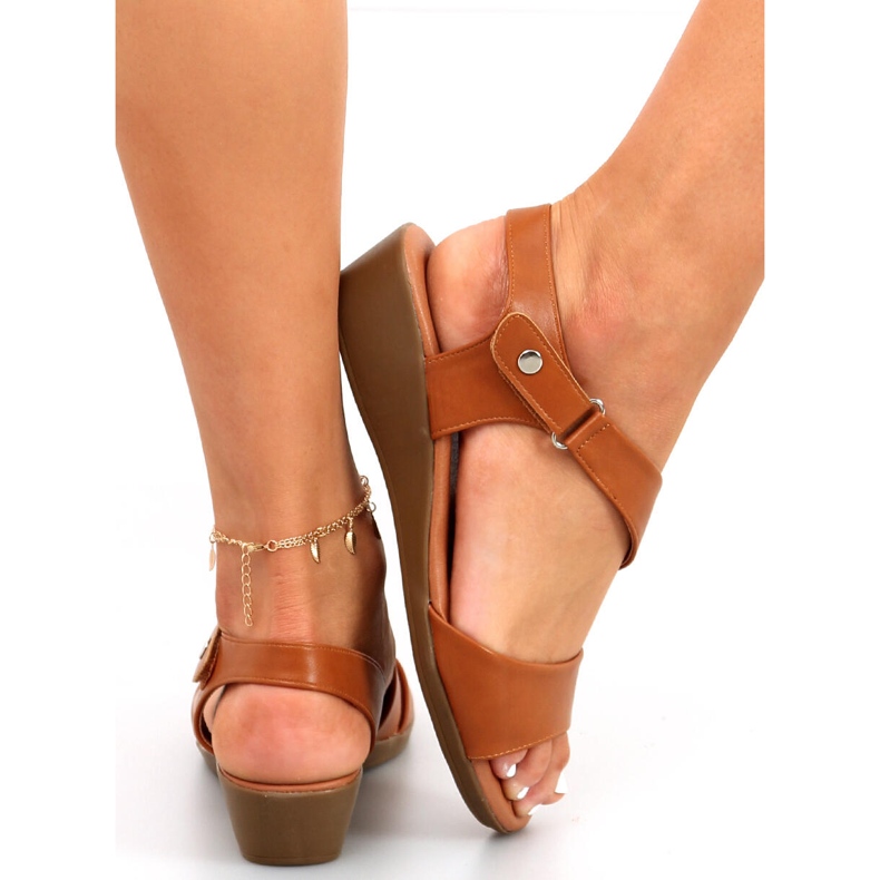 Sandals on a low wedge Shara Camel brown 1
