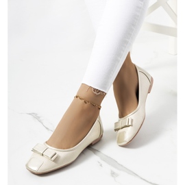 Rikke's golden shimmering ballerinas beige 1