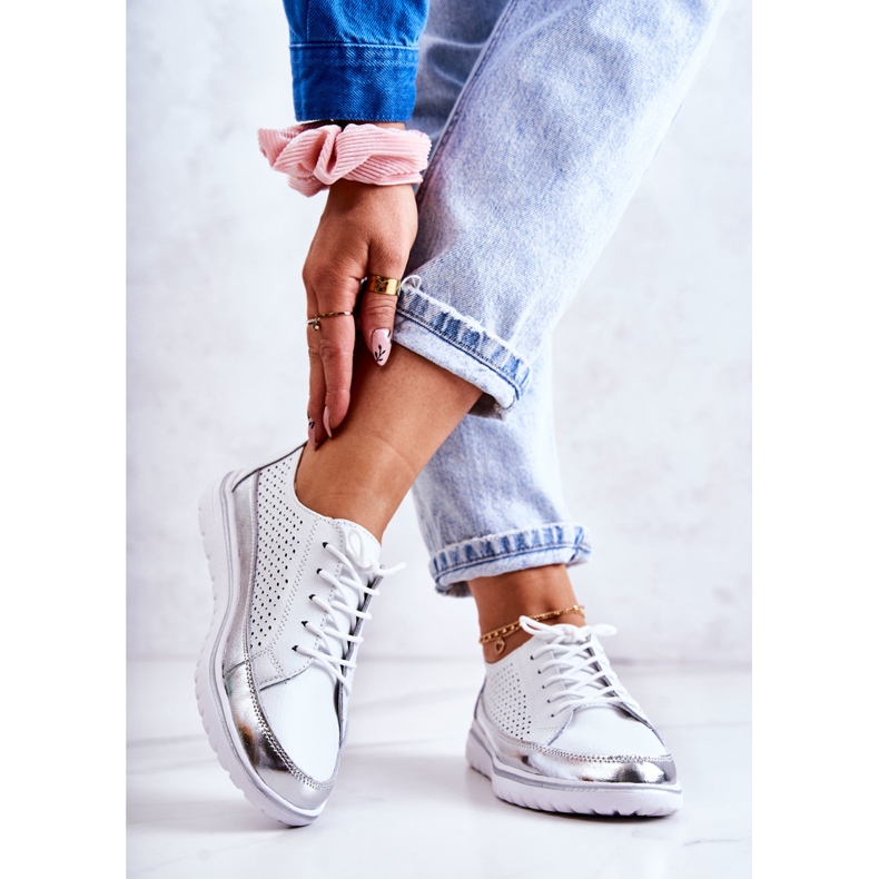 Vinceza Women's openwork shoes on the platform white Deloren silver 2