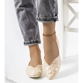 Silke cut-out golden ballerinas 1