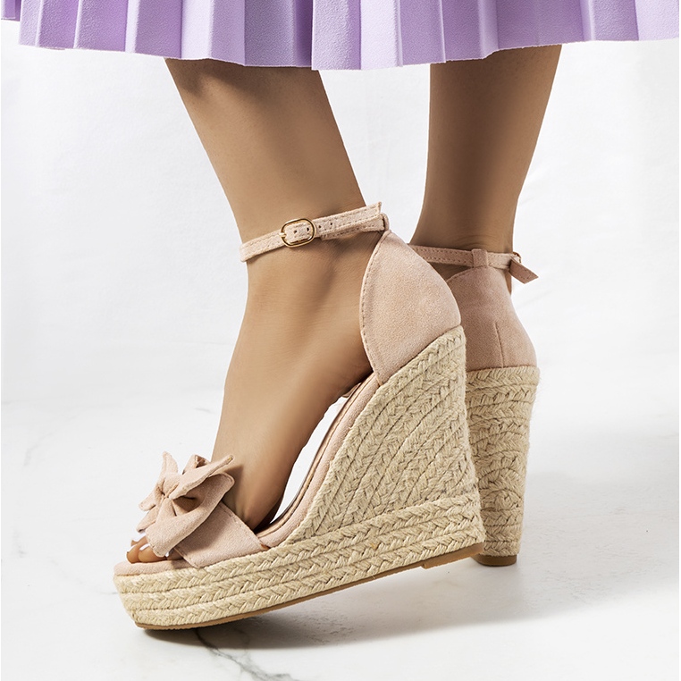 Beige espadrilles on the Terrace wedge 1