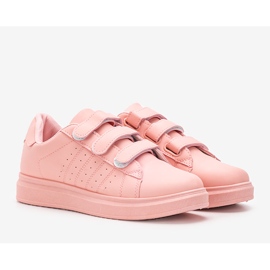 Pink sneakers on the Daigle platform 1