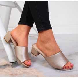 Slippers on the block Sergio Leone W SK375B beige 2