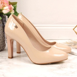 Pumps lacquered on the post nude Sergio Leone beige 2