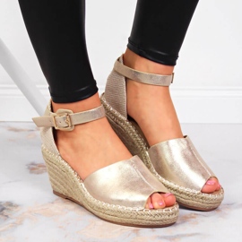Women's sandals espadrilles on gold wedges eVento golden 1 Women's sandals espadrilles on gold wedges eVento golden 1