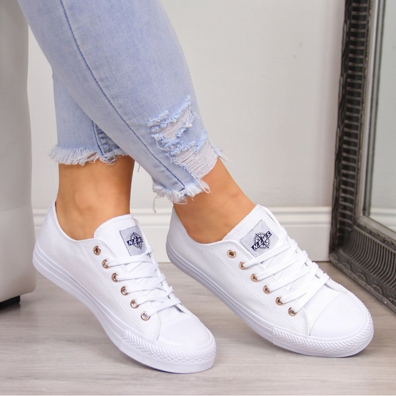 Women's low white NEWS sneakers 1