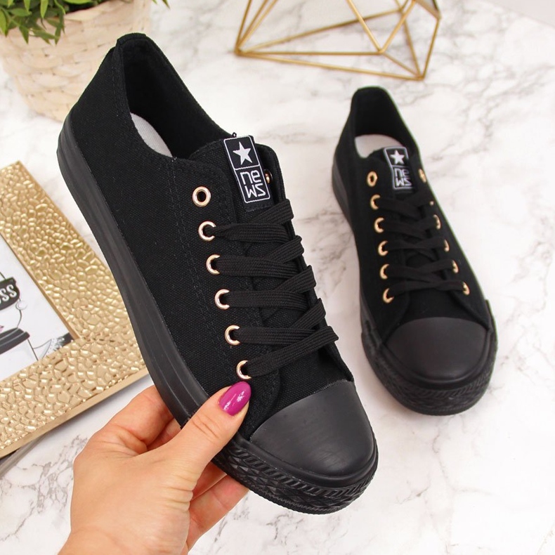 Women's low sneakers black NEWS 2