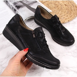Black glossy leather shoes Helios 334 1