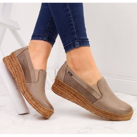 Leather women's shoes with a beige wedge Helios 350 1