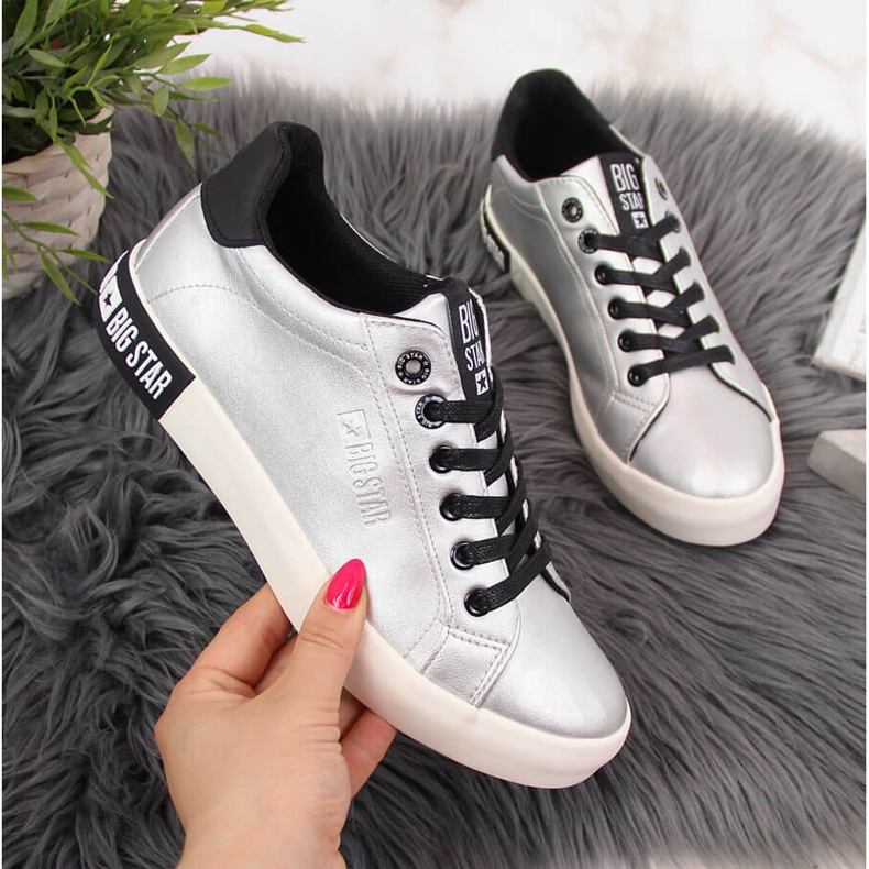 Women's low-top sneakers with eco leather silver Big Star II274034 2