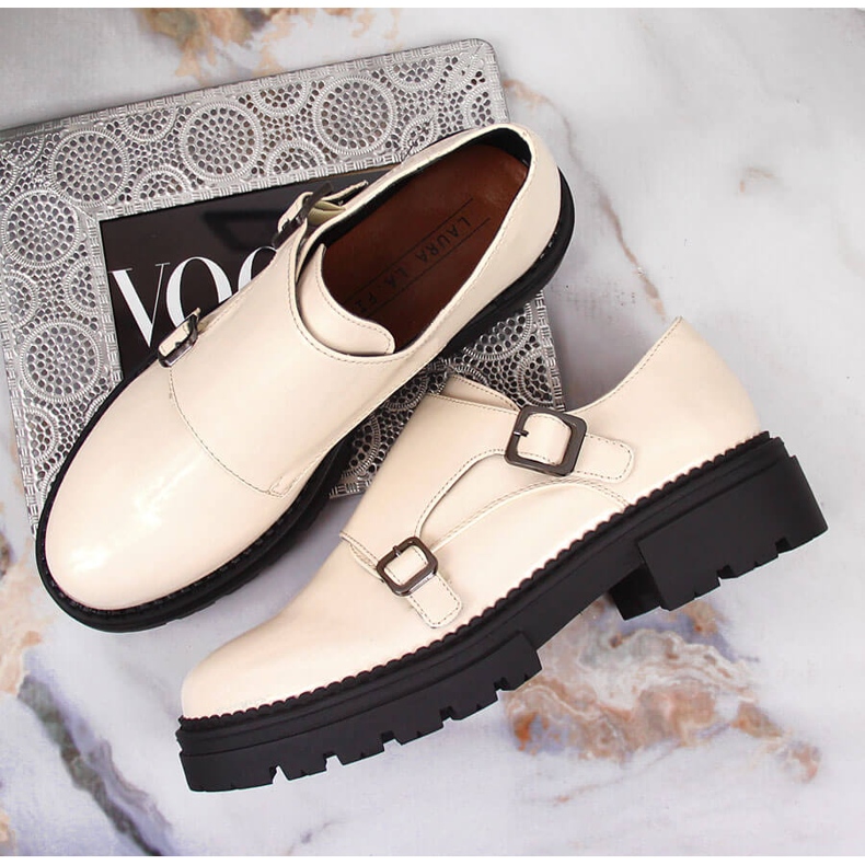 Platform shoes lacquered beige Laura La.Fi 1