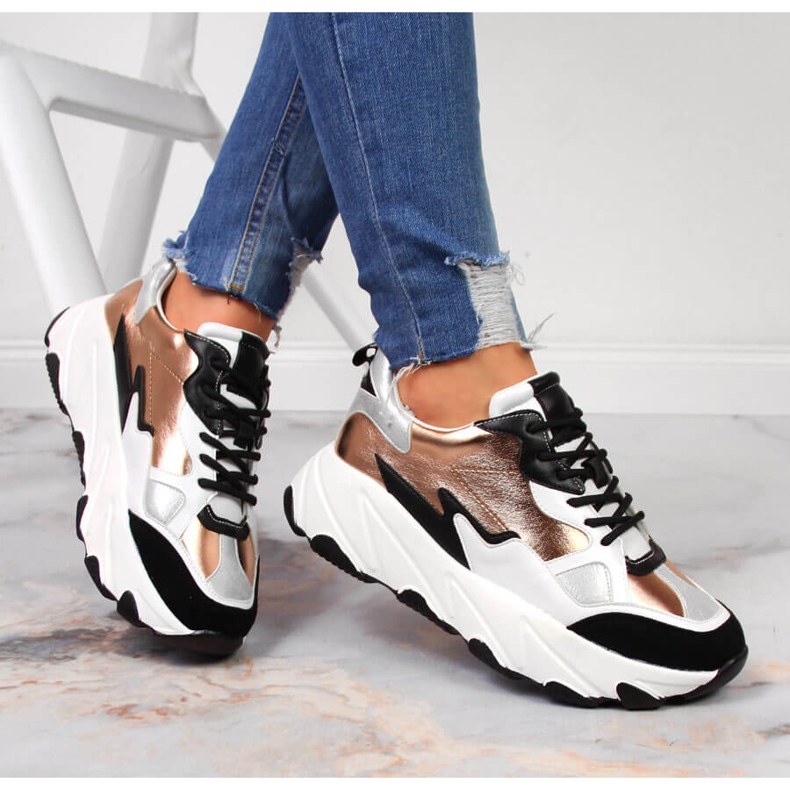 Women's sneakers on the white and gold Potocki platform golden 1