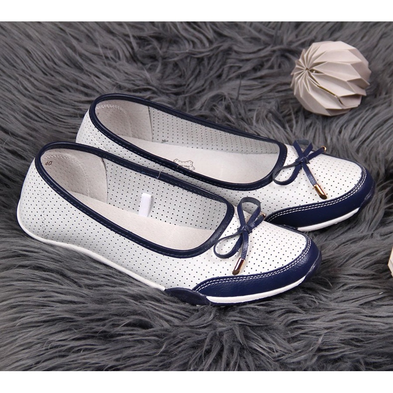 Women's white openwork leather ballerinas eVento 2