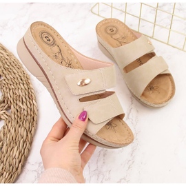 Comfortable women's beige velcro slippers eVento 2
