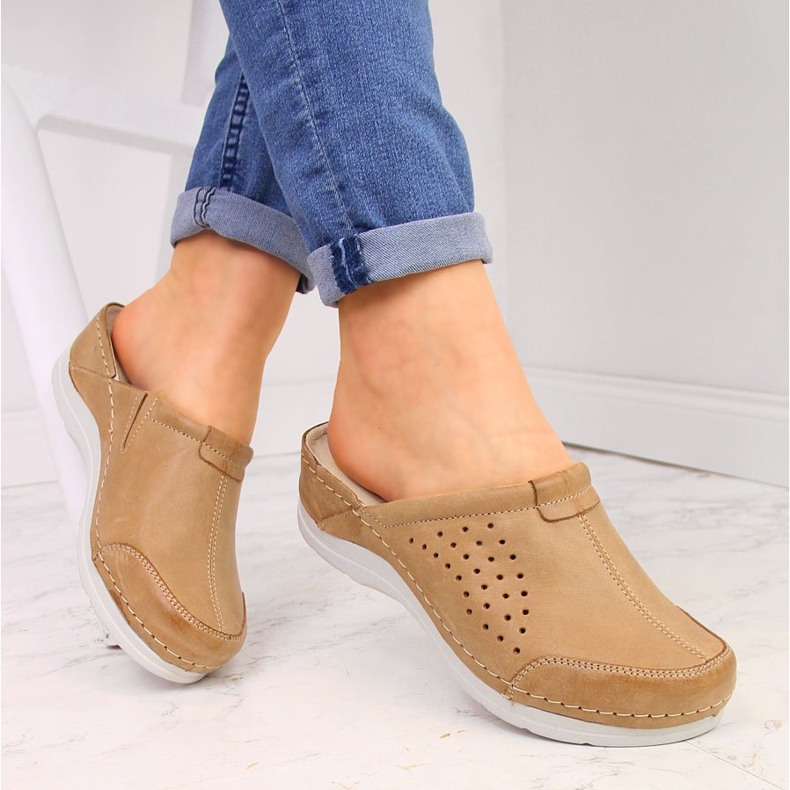 Women's leather slippers light brown Helios 281 1 Women's leather slippers light brown Helios 281 1