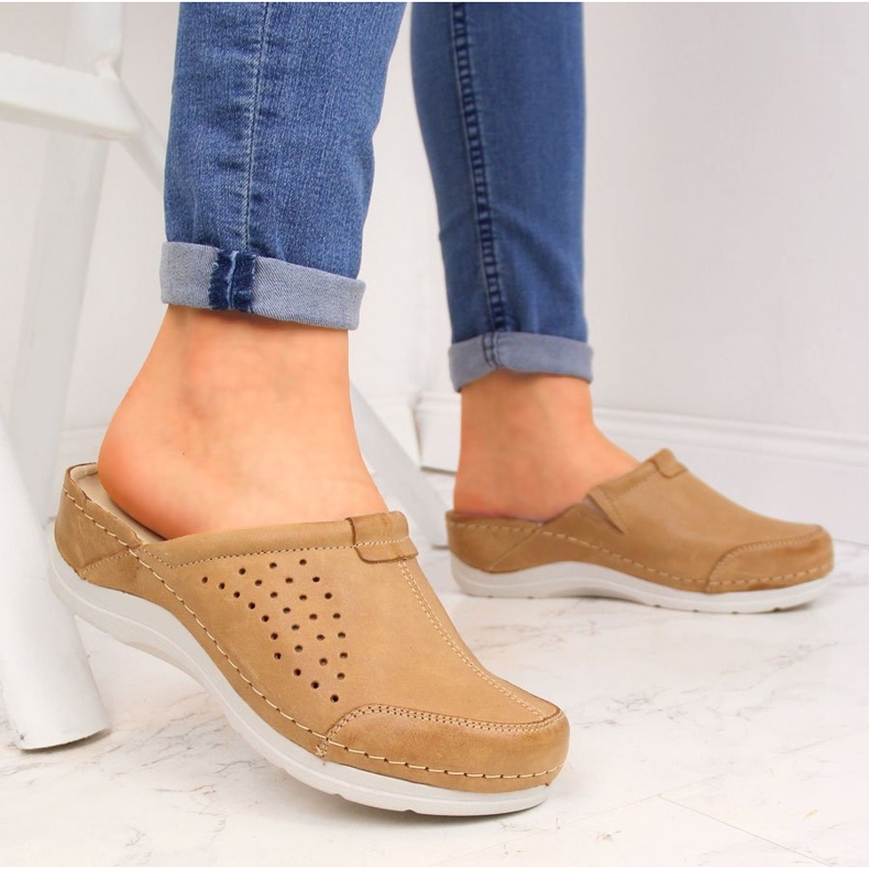 Women's leather slippers light brown Helios 281 2 Women's leather slippers light brown Helios 281 2