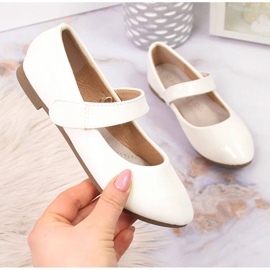 Girls' ballerinas with Velcro Potocki ecru 1