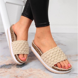 Women's beige slippers on the Potocki platform 1