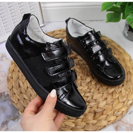 Girls' shoes, velcro varnished, black Kornecki 6286 1