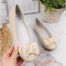 S.Barski Girls' beige patent ballerinas S. Barski 1 S.Barski Girls' beige patent ballerinas S. Barski 1