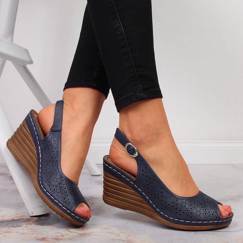 Comfortable sandals on a wedge heel eVento navy blue 1