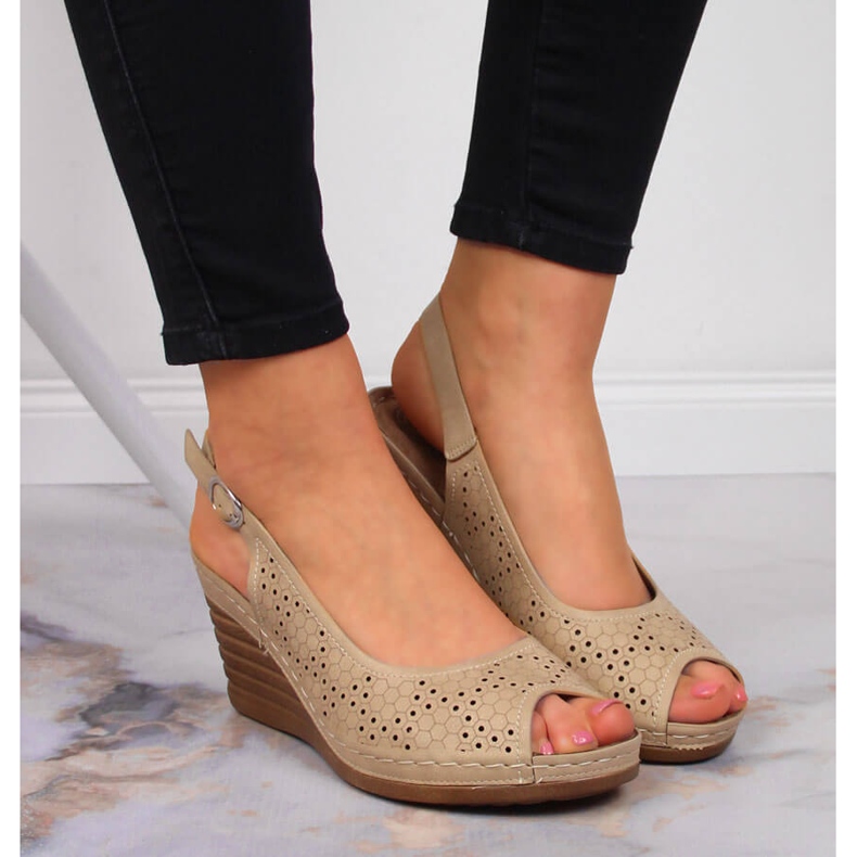 Comfortable sandals on a beige wedge eVento 2