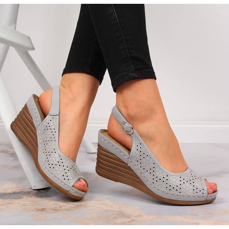 Comfortable sandals on a gray wedge eVento grey 1