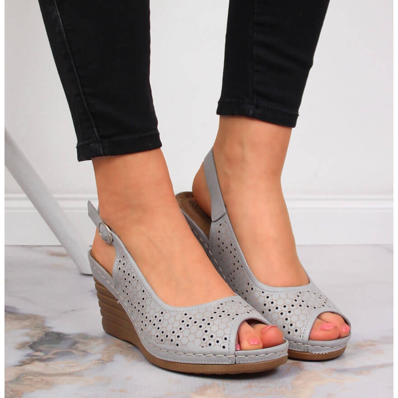 Comfortable sandals on a gray wedge eVento grey 2