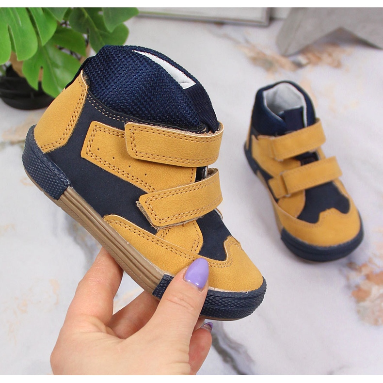 Boys' shoes with velcro camel Kornecki 6785 brown black 1