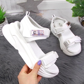 Women's white sandals on the sports platform NEWS 1