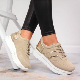 Women's leather shoes on the beige Filippo platform 1