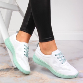 White Artiker leather women's sports shoes 1