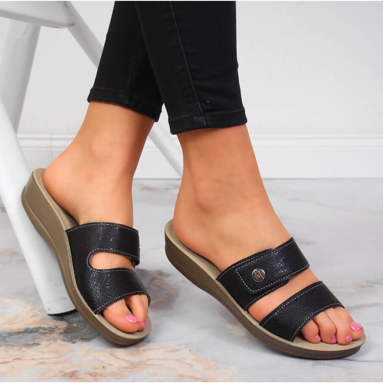 Black Inblu women's black Velcro slippers 1